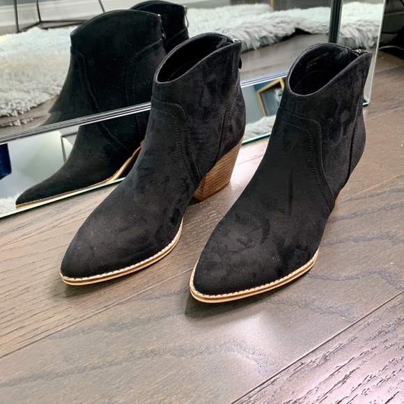 bydonnywu Shoes - ◾️Destin Black Suede Booties
